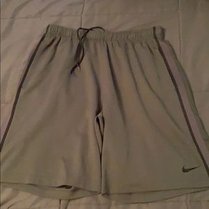 Men’s medium Nike basketball shorts